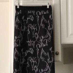 Penningtons black skirt white floral print